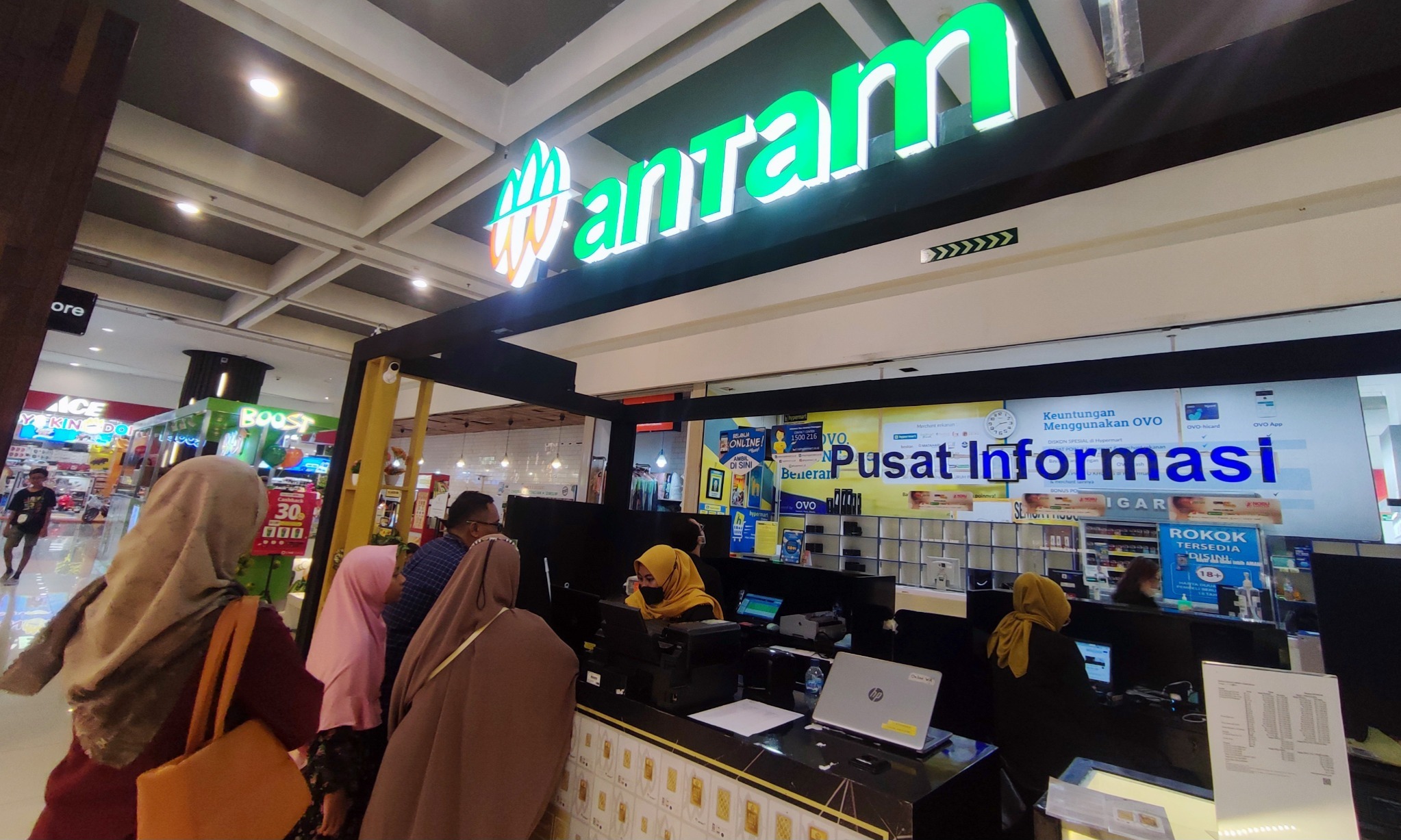 Harga Emas Antam Turun Rp23 Ribu per Gram pada Senin, 27 Oktober 2025