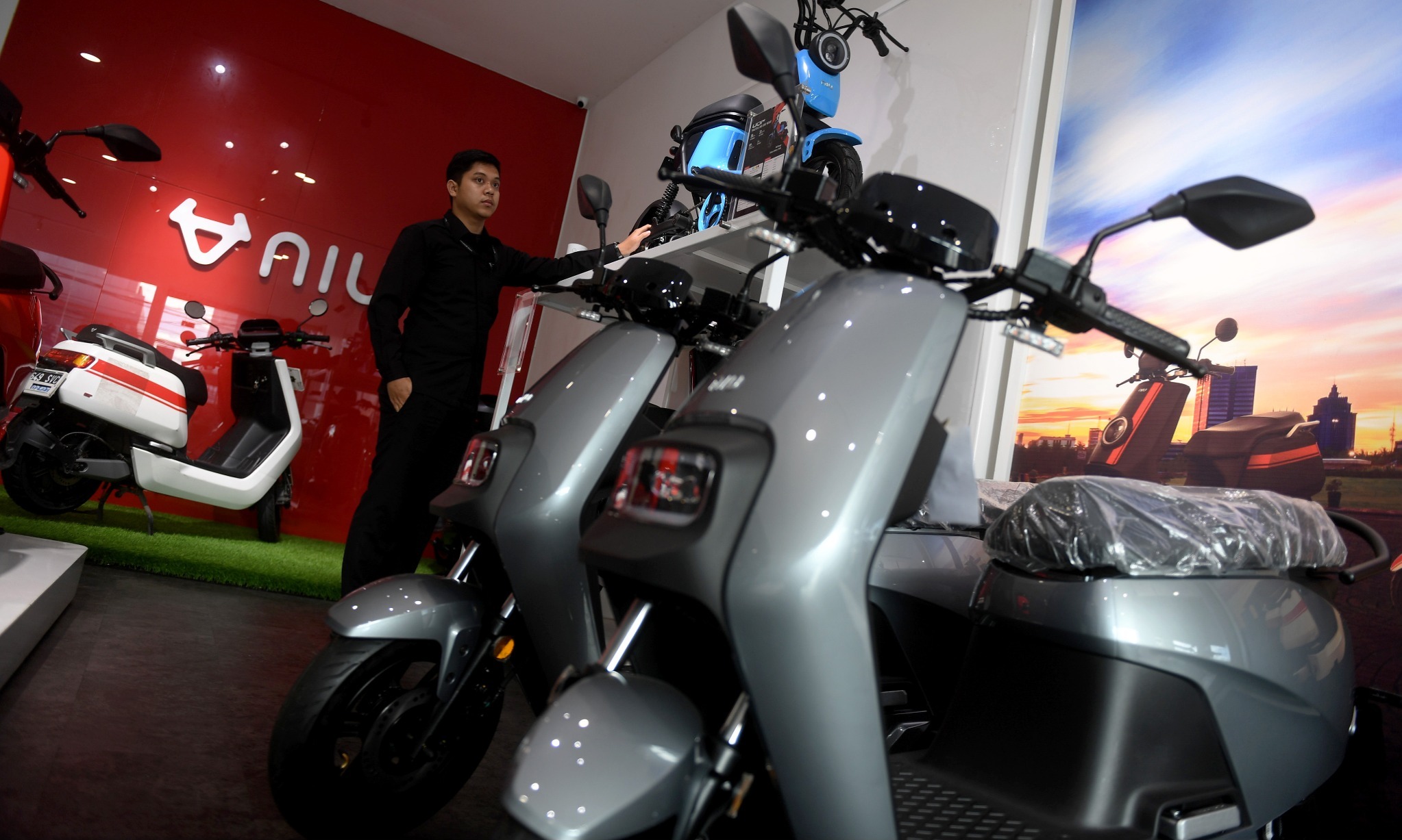 Sebab Motor Listrik Sepi Peminat: Masyarakat Masih Percaya Merek Besar