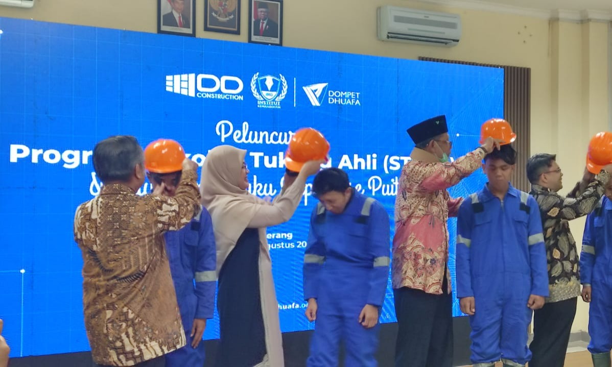 Dompet Dhuafa-Institut Kemandirian Resmikan Program Vokasi Ahli Tukang