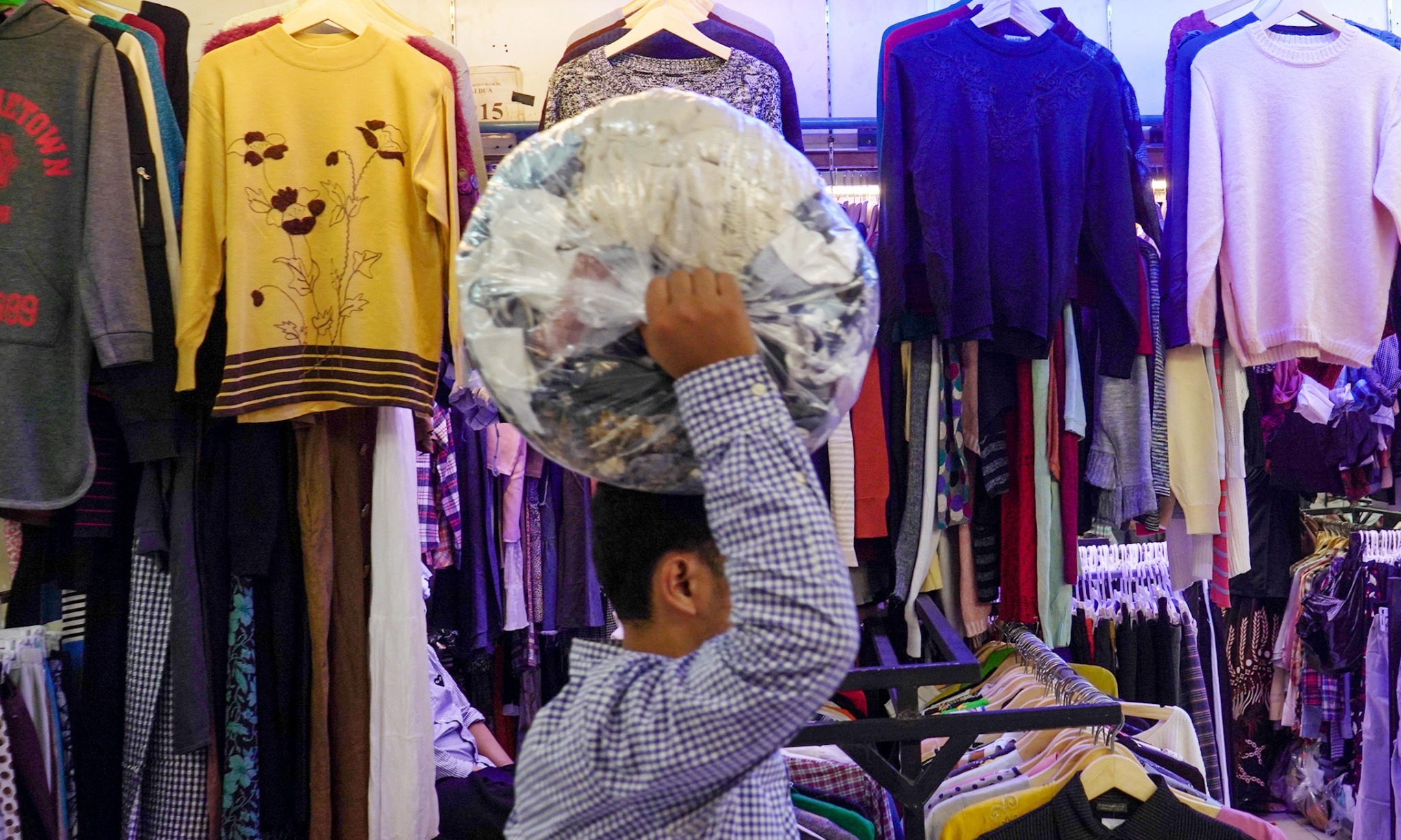 Barang Palsu Di Indonesia Sulit Dibedakan