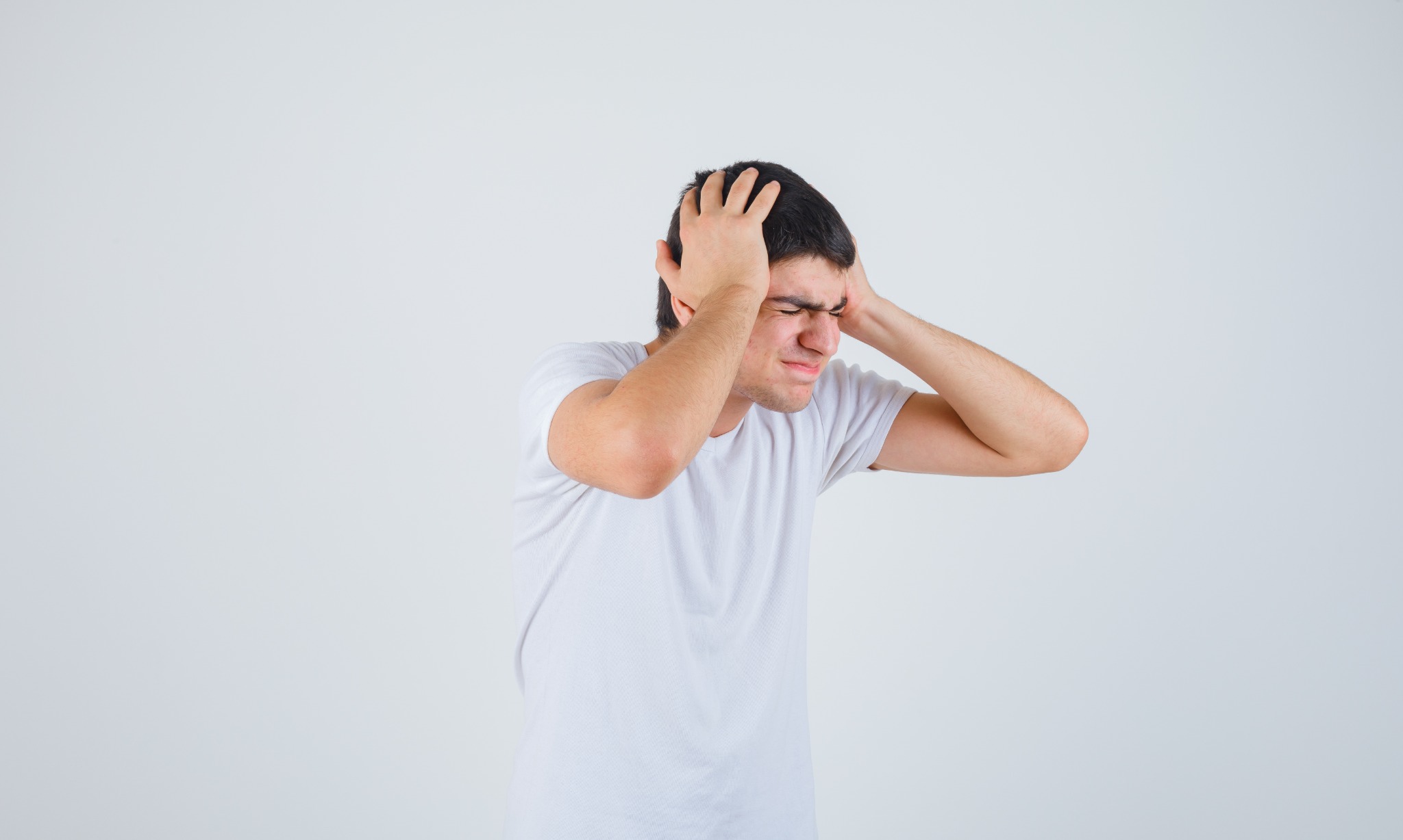 Sakit Kepala Seperti Dipukul Bisa Jadi Gejala Aneurisma Otak