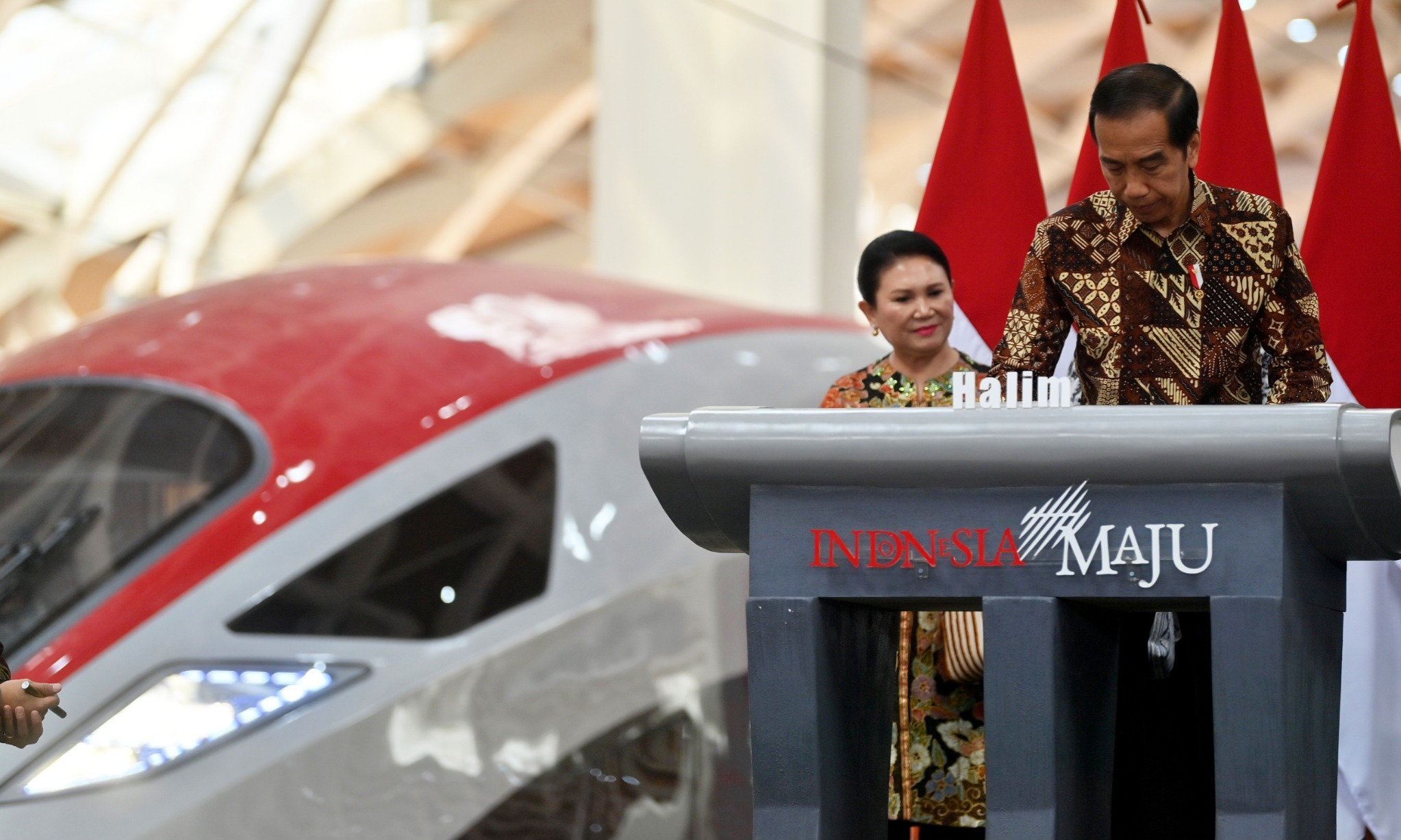 Jokowi: Whoosh Penanda Modernisasi Transportasi Massal Indonesia