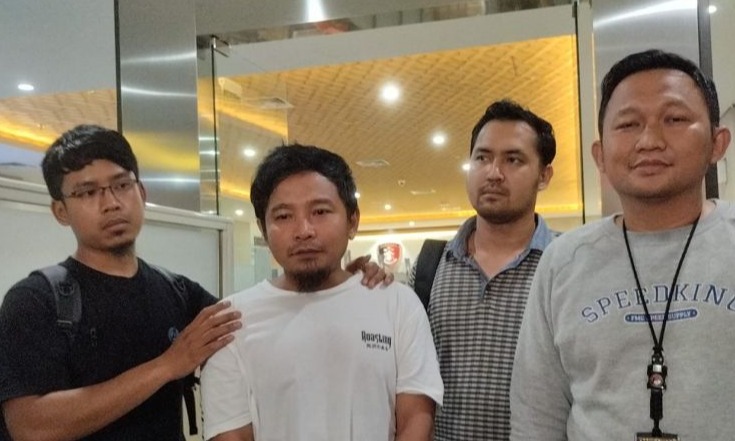 Vokalis Band Zivilia Mengaku Kenal Fredy Pratama