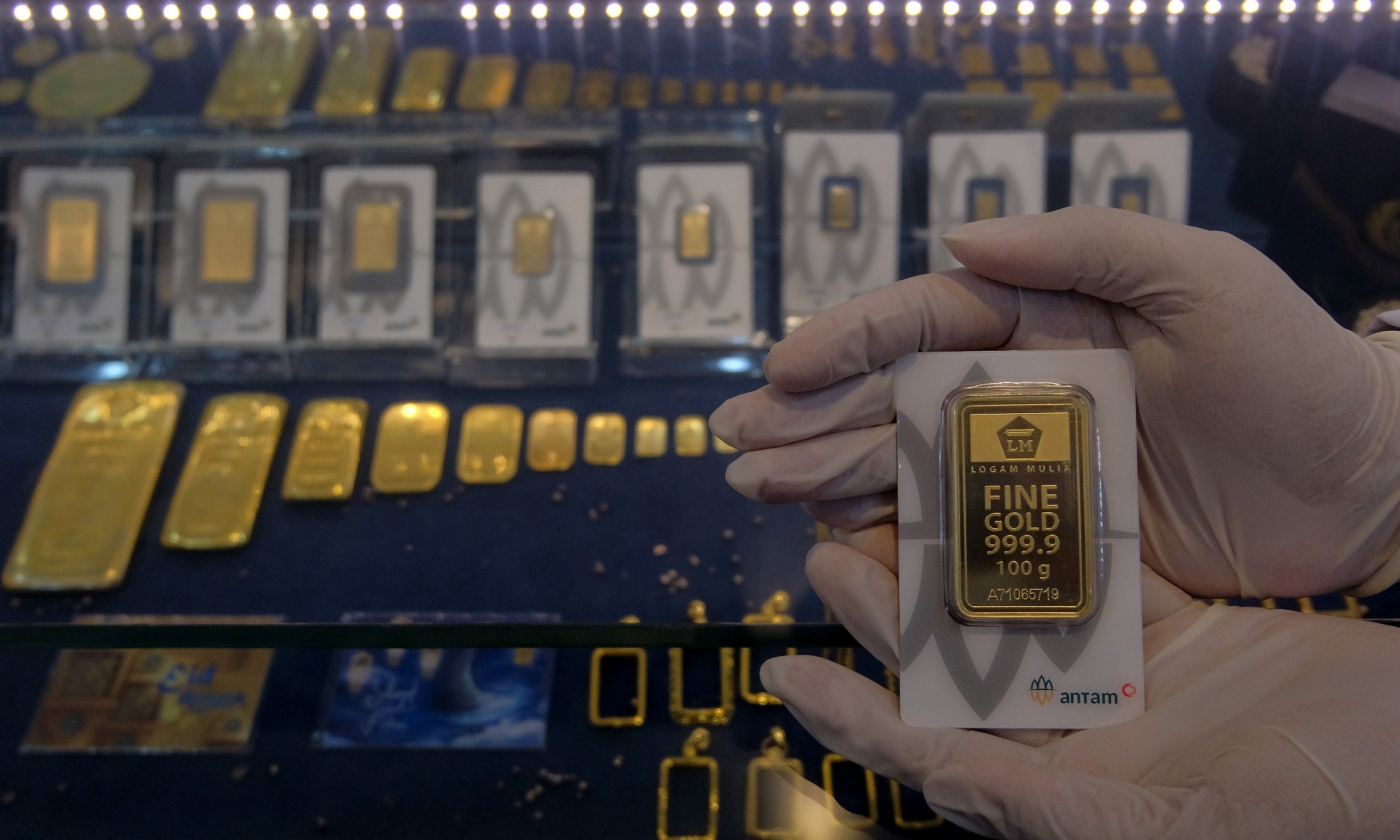 Harga Emas Antam Tetap di Posisi Rp1.043.000 Per Gram