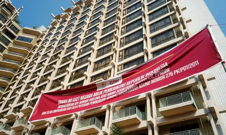 Bahlil Bekukan Sementara Izin Usaha Hotel Sultan