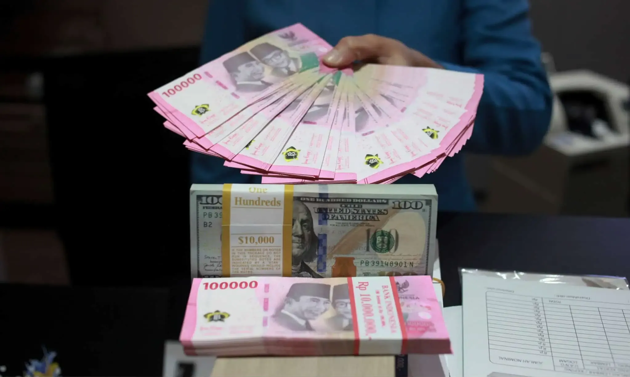 Ekonom: Dua Faktor Pengaruhi Pelemahan Rupiah Ke Inflasi