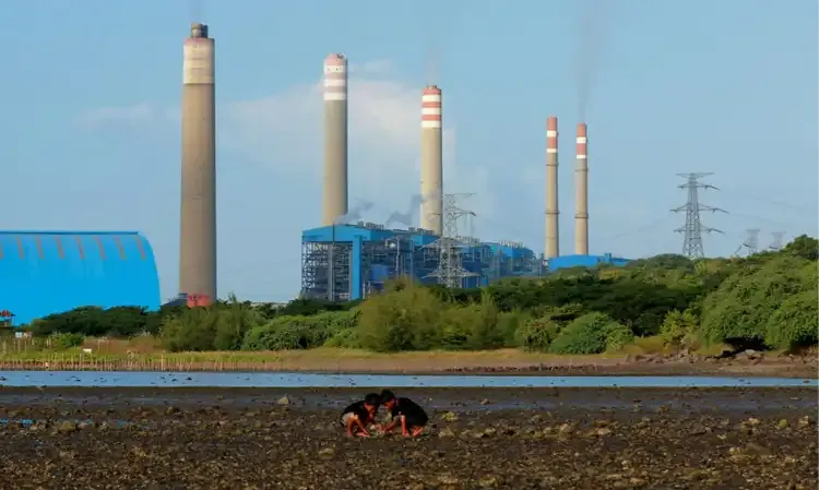 IESR: Suntik Mati PLTU Jadi Langkah Awal Masifkan EBT