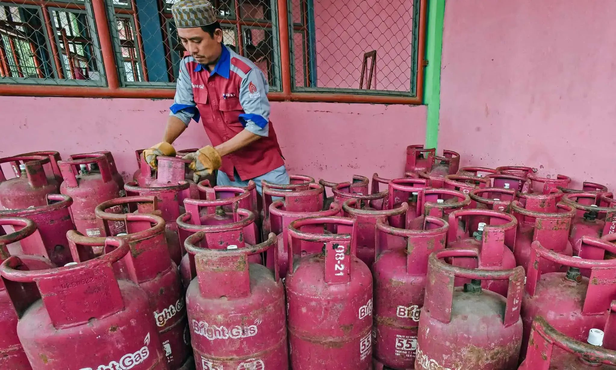 Pertamina Turunkan Harga LPG Non-Subsidi 12 Kg