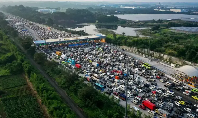 Kemenhub: 40% Perjalanan Nataru Gunakan Mobil Pribadi