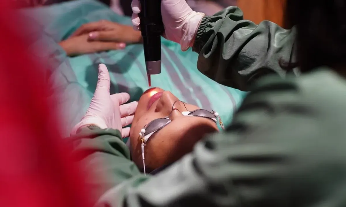 Tren Kecantikan 2024; Perawatan Berbasis Teknologi