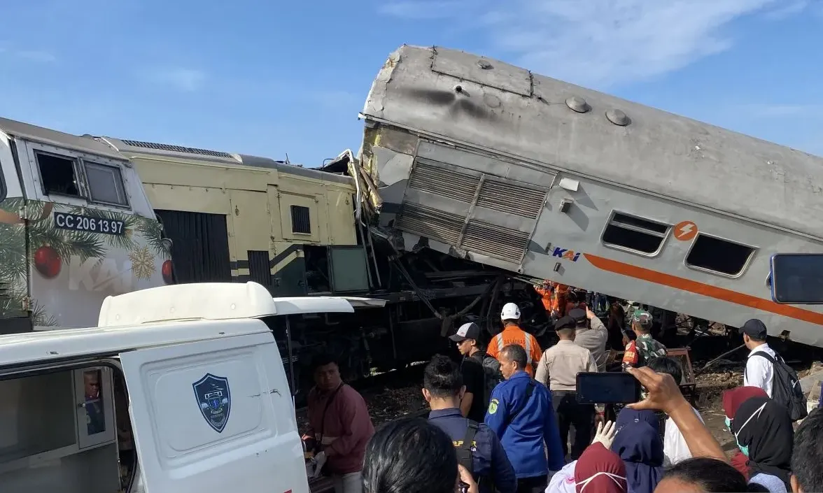 Korban Kecelakan KA Di Bandung Capai 28 Orang, Tiga Meninggal Dunia