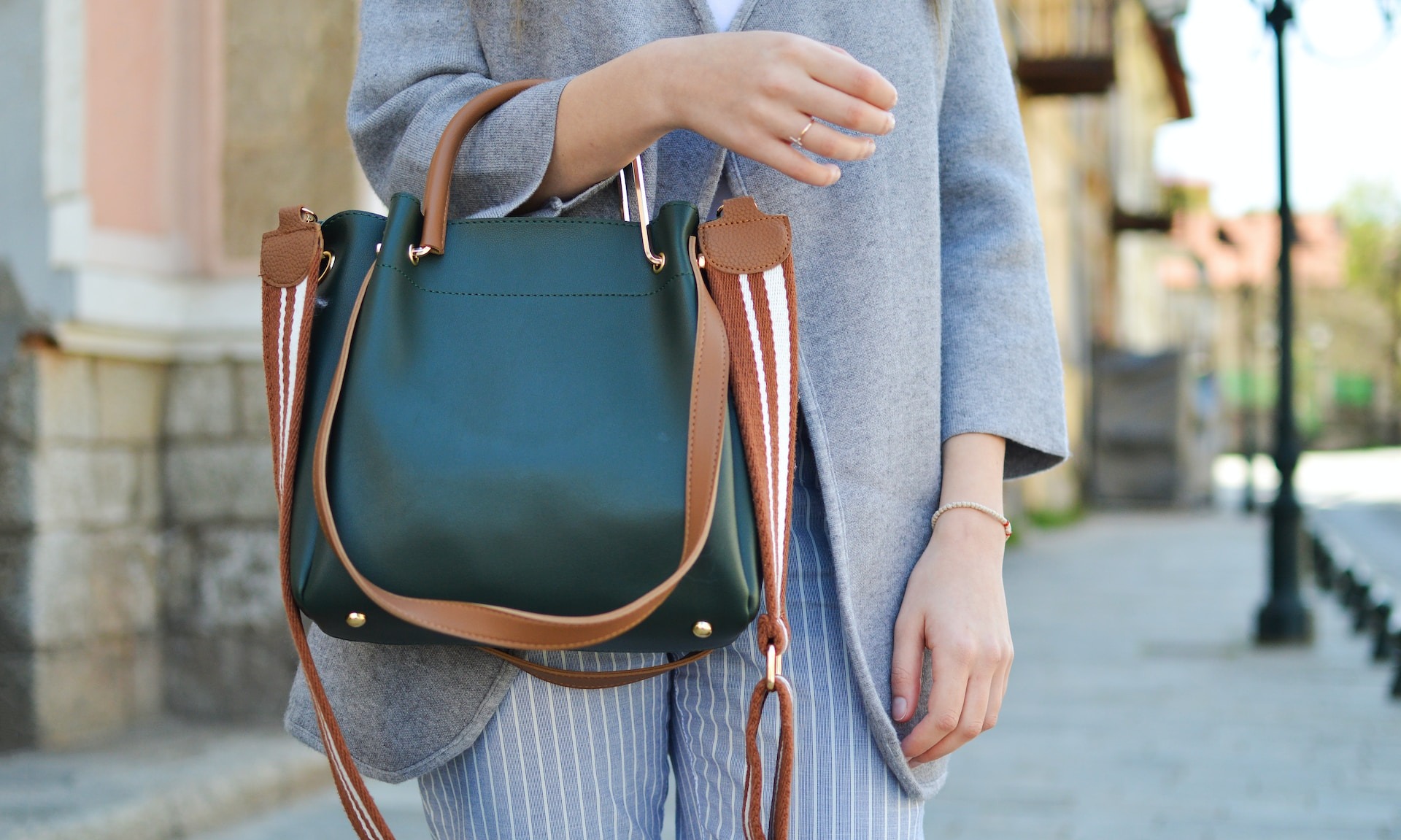 Teknologi AI Kini Bisa Deteksi Barang <i>Branded</i> Palsu