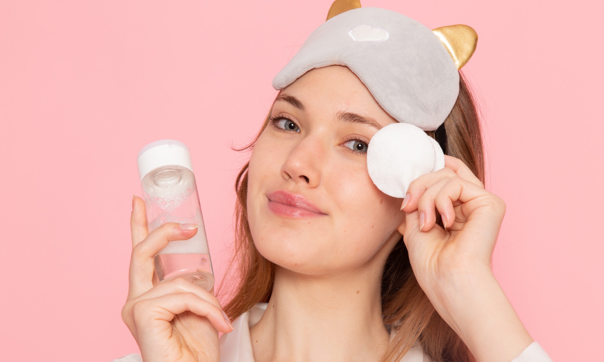 Sering Dianggap Sama, Ini Perbedaan <i>Micellar Water</i> Dan Toner