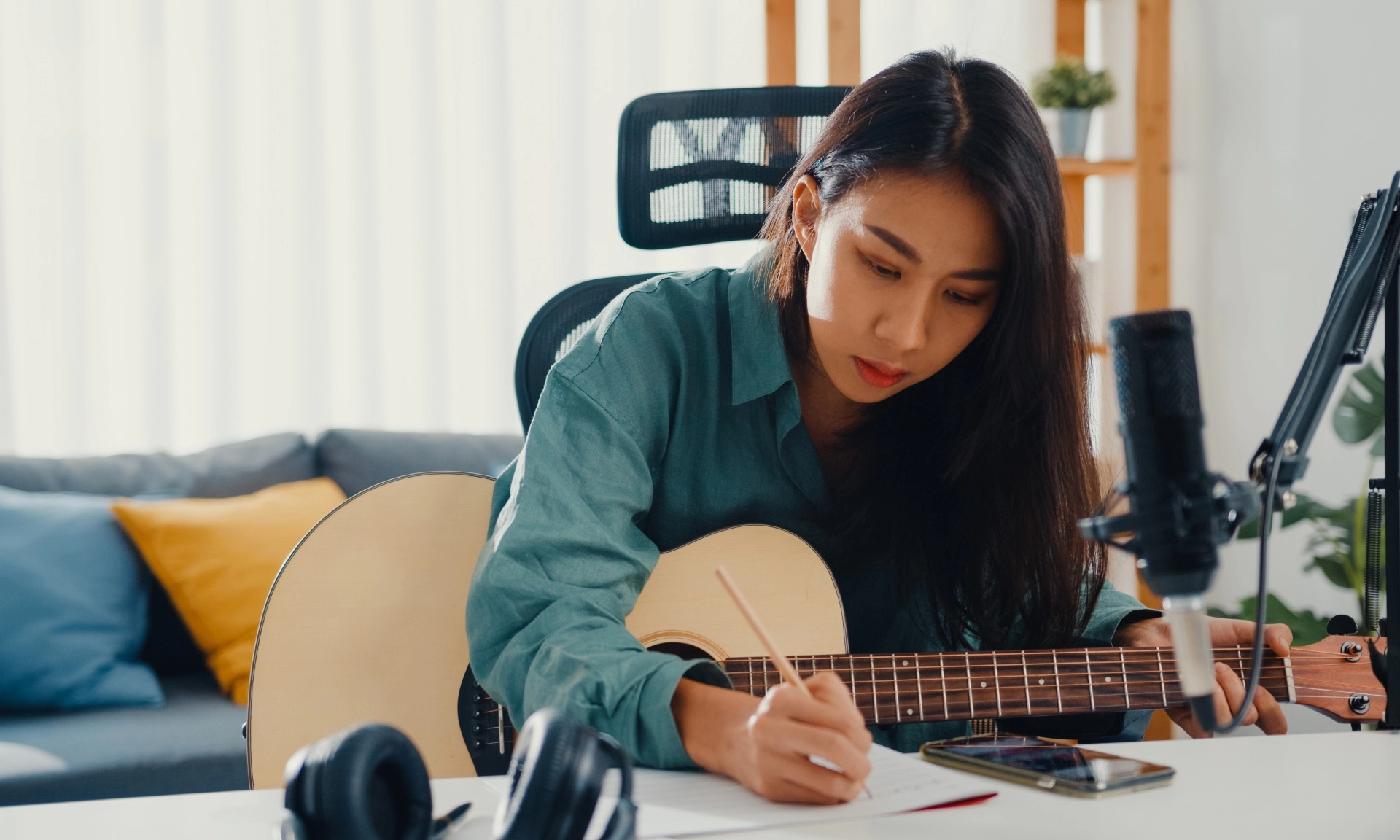 Diskriminasi Hingga Pelecehan Masih Membayangi Industri Musik Inggris