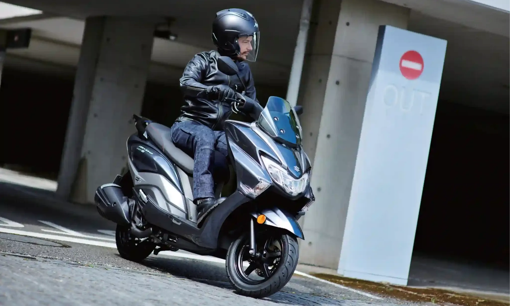 Burgman Street 125EX, Skuter Global Yang Fokus Pada Kenyamanan