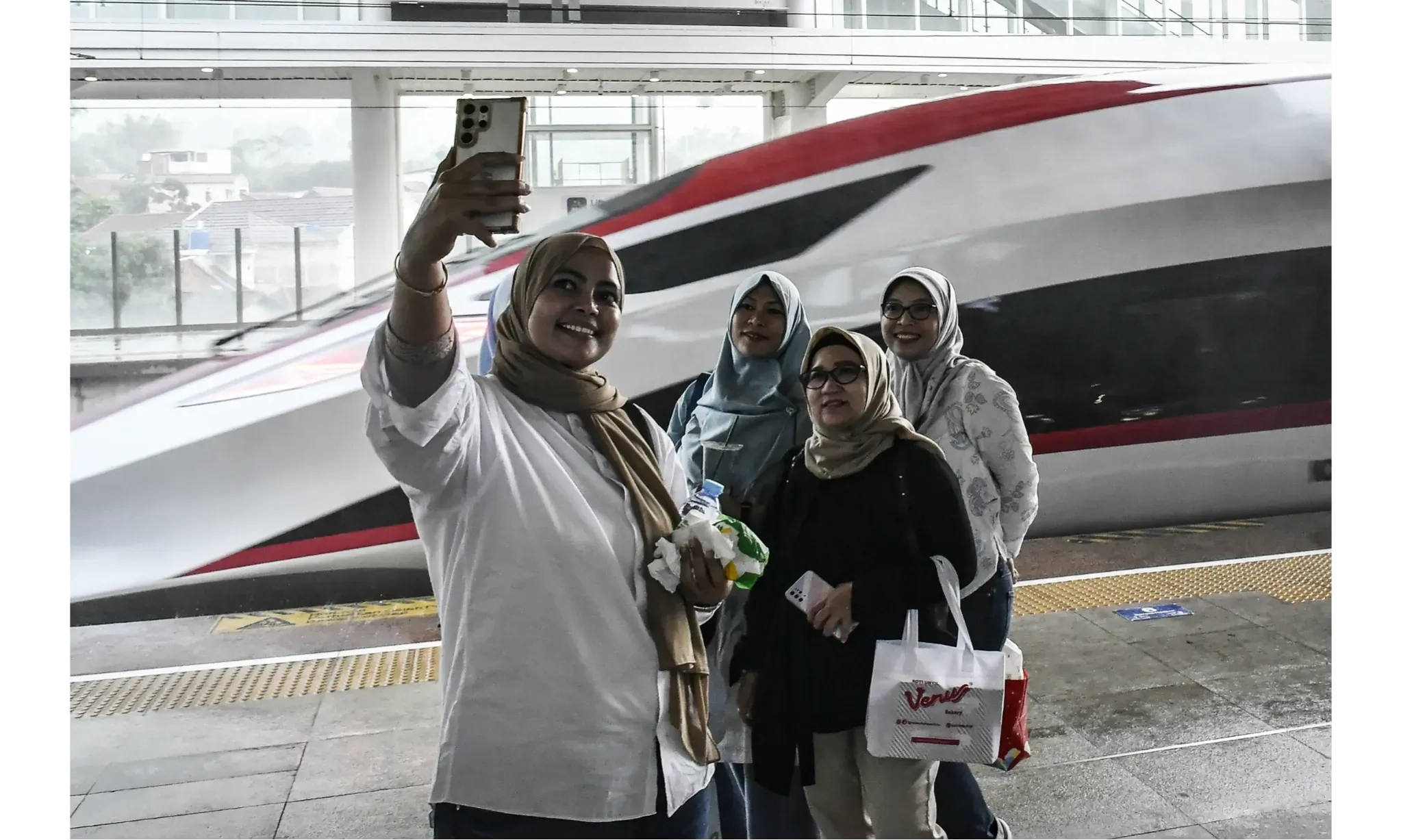 Liburan Imlek, Whoosh Tambah Jadwal Perjalanan Hingga Promo Wisata