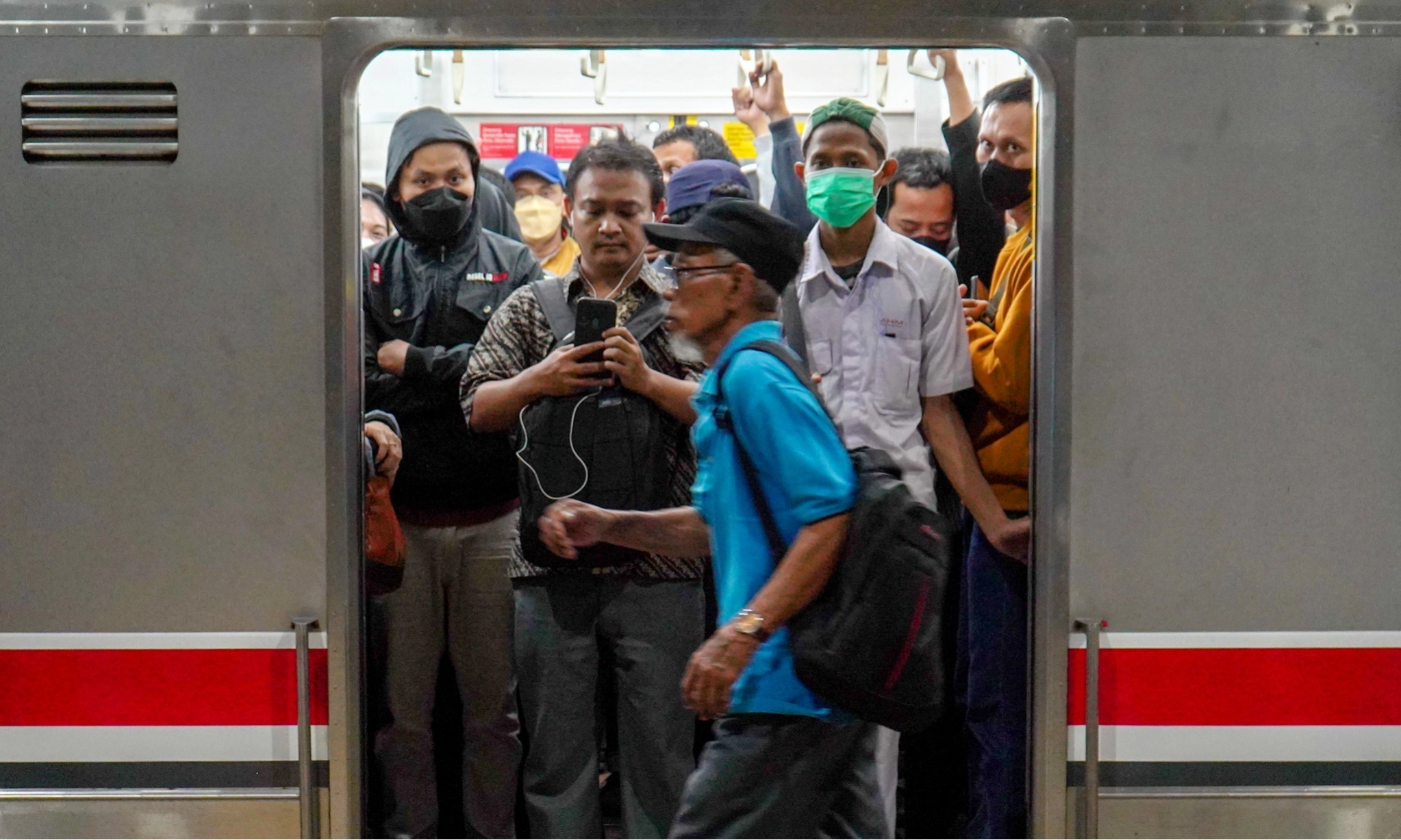 Pemesanan KRL Ke INKA Dalam <i>Timing</i> Yang Kurang Pas