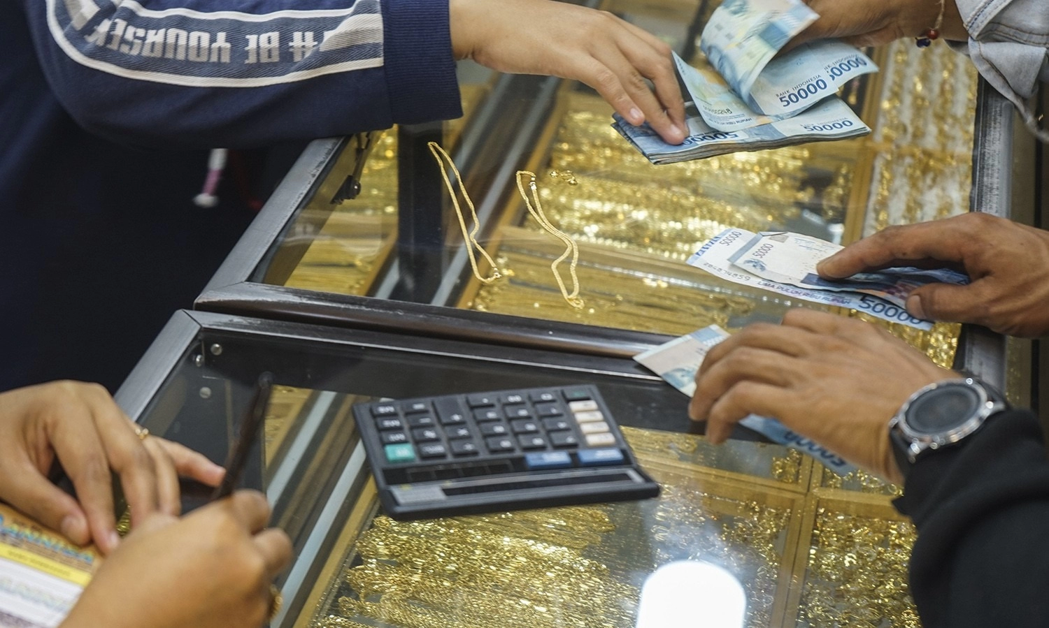 Harga Emas Naik Terdongkrak Pernyataan <i>Dovish</i> Ketua The Fed