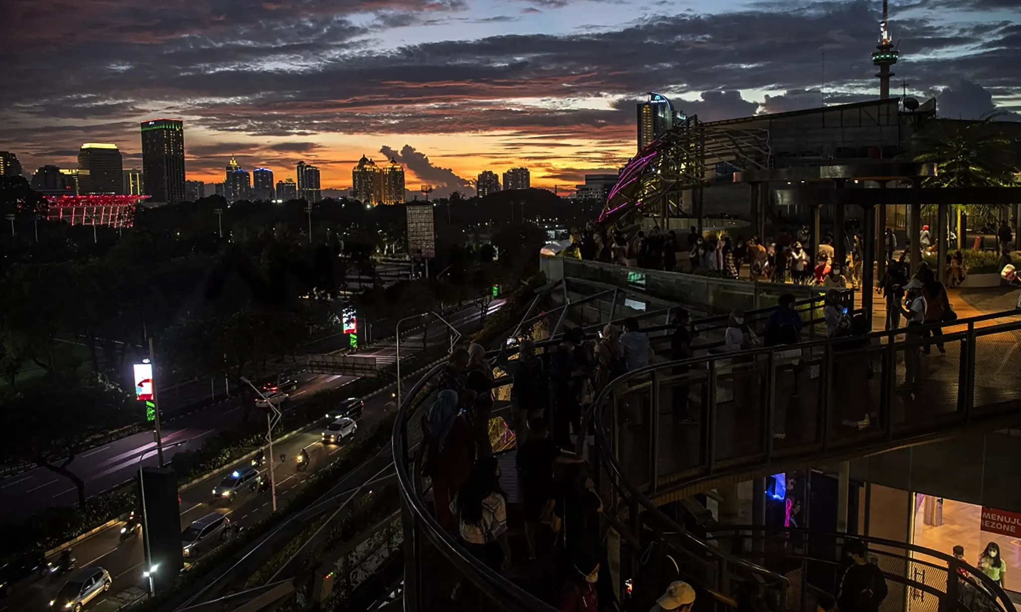 Meredefinisi Stigma 'Boros Listrik' Di Kota Besar