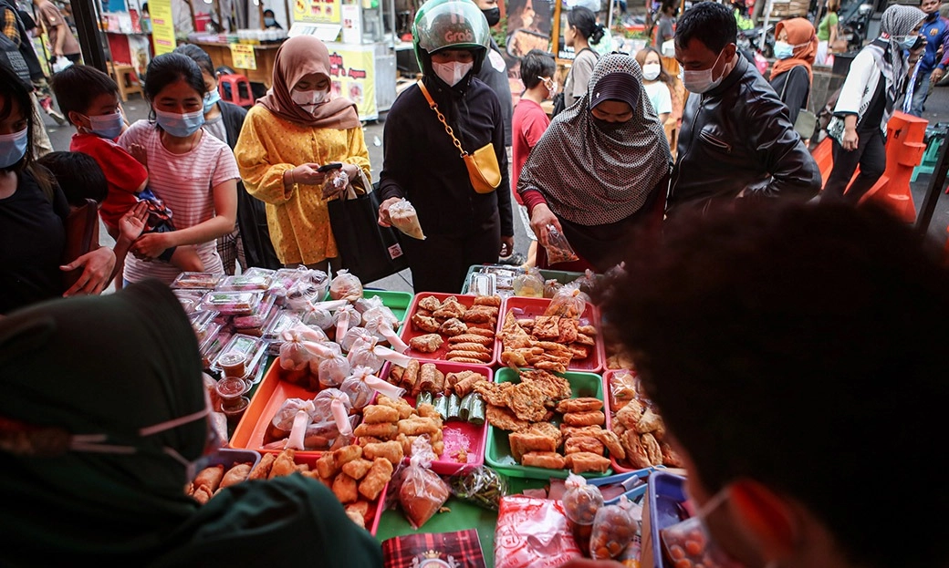 INDEF: “War Takjil” Jadi Berkah UMKM Saat Ramadan