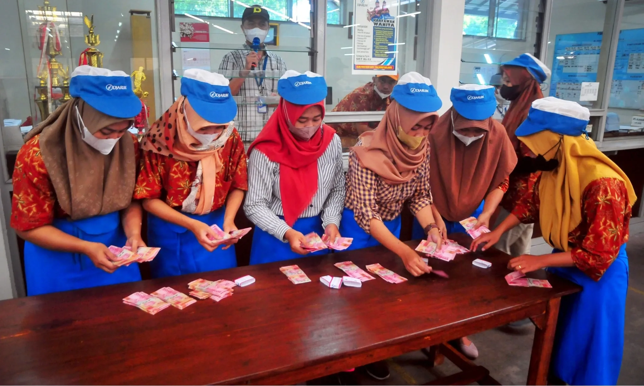 Legislator Usul THR Pekerja Diberikan H-14 Seperti ASN