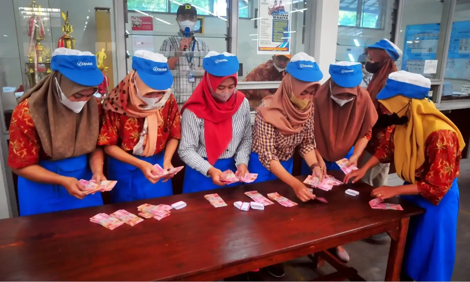 Agar Berdampak, INDEF Minta Pemerintah Jamin THR Swasta Lancar