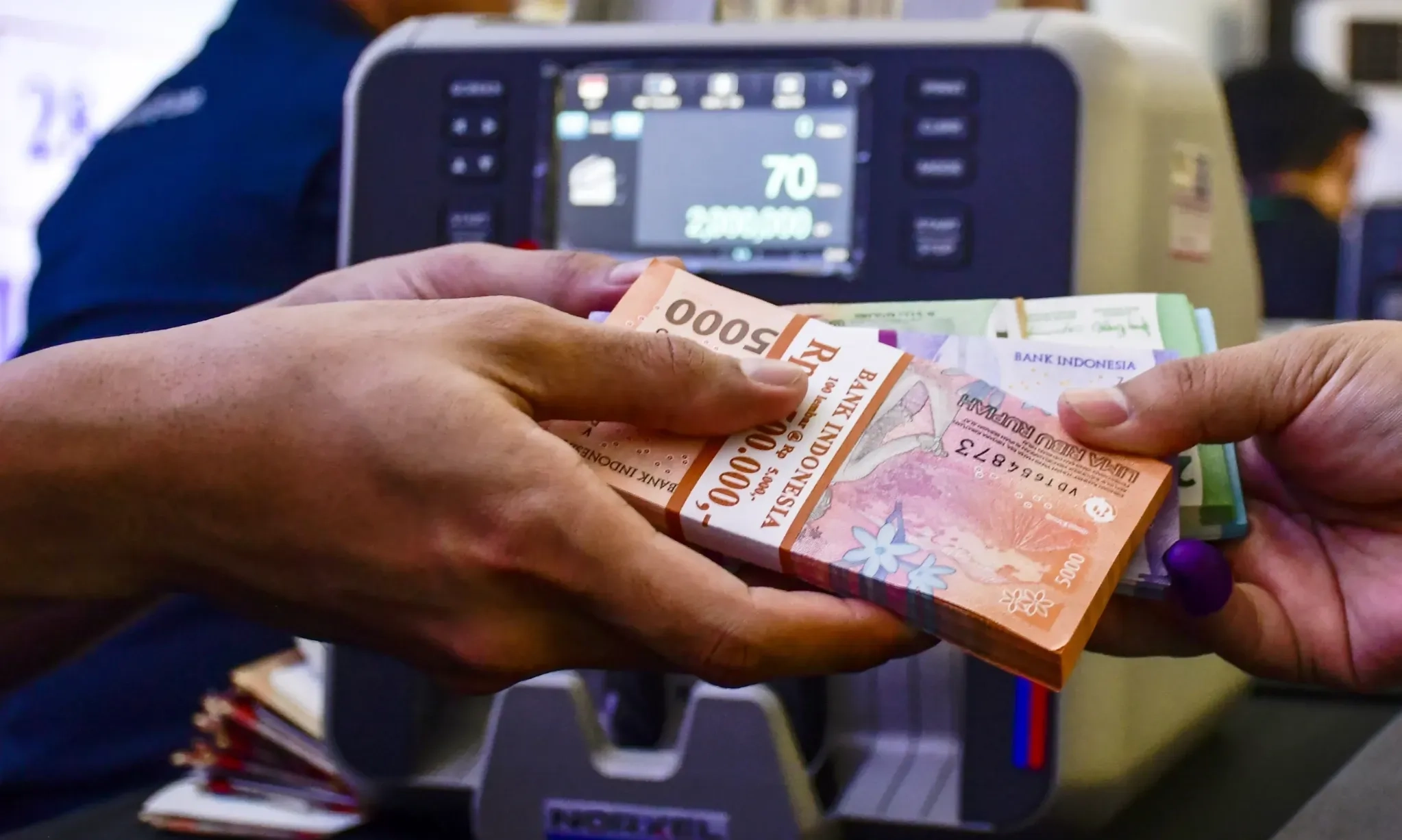 <p>THR Bikin Dompet Masyarakat Tebal, Pacu Konsumsi Di Daerah&nbsp;</p>