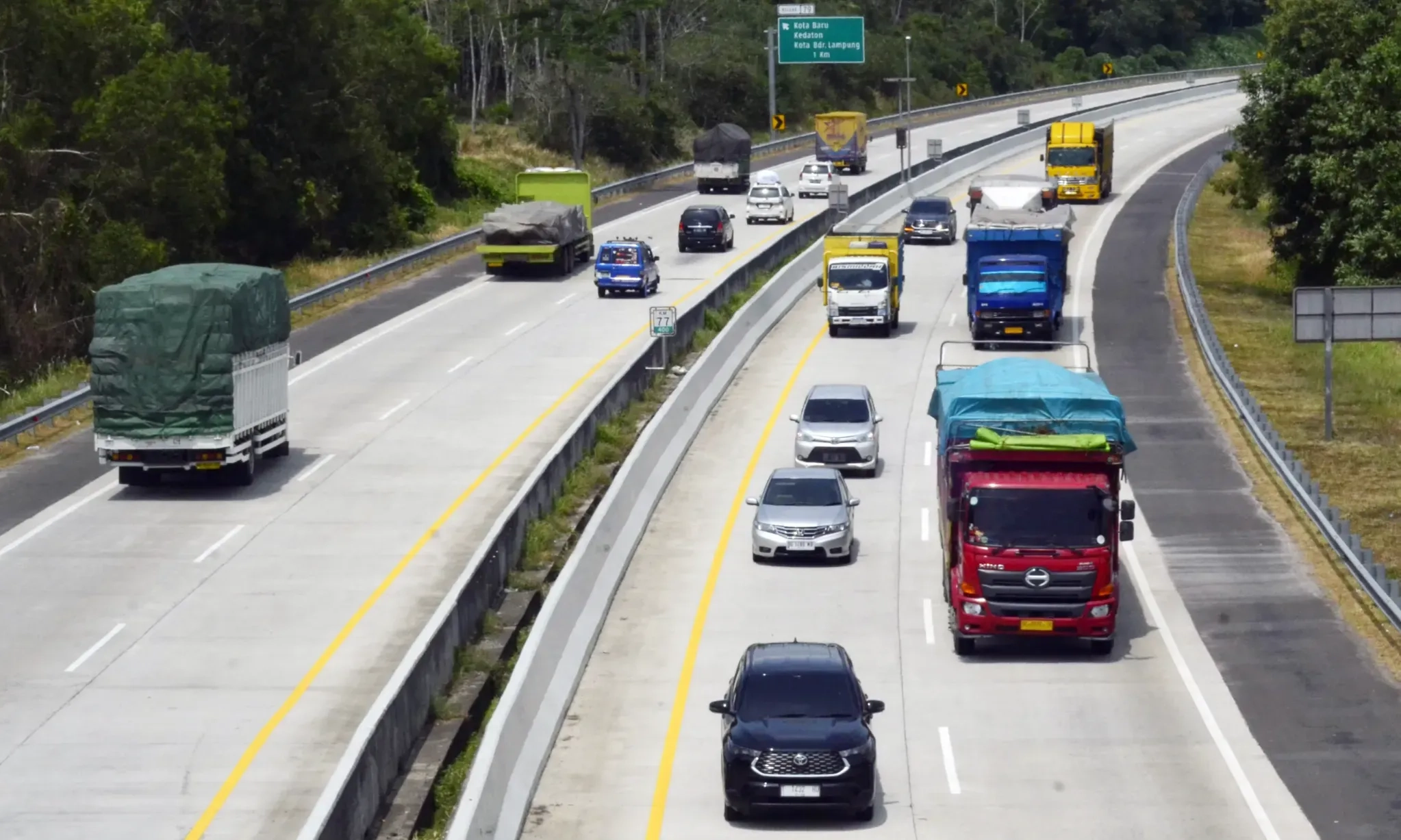 <p>Korlantas Tambah Masa <em>One Way</em> Arus Mudik</p>