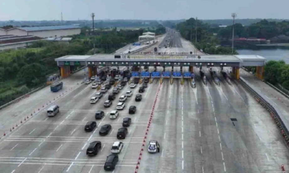 <p><em>One Way</em> Tol Cipali-Kalikungkung Dihentikan</p>