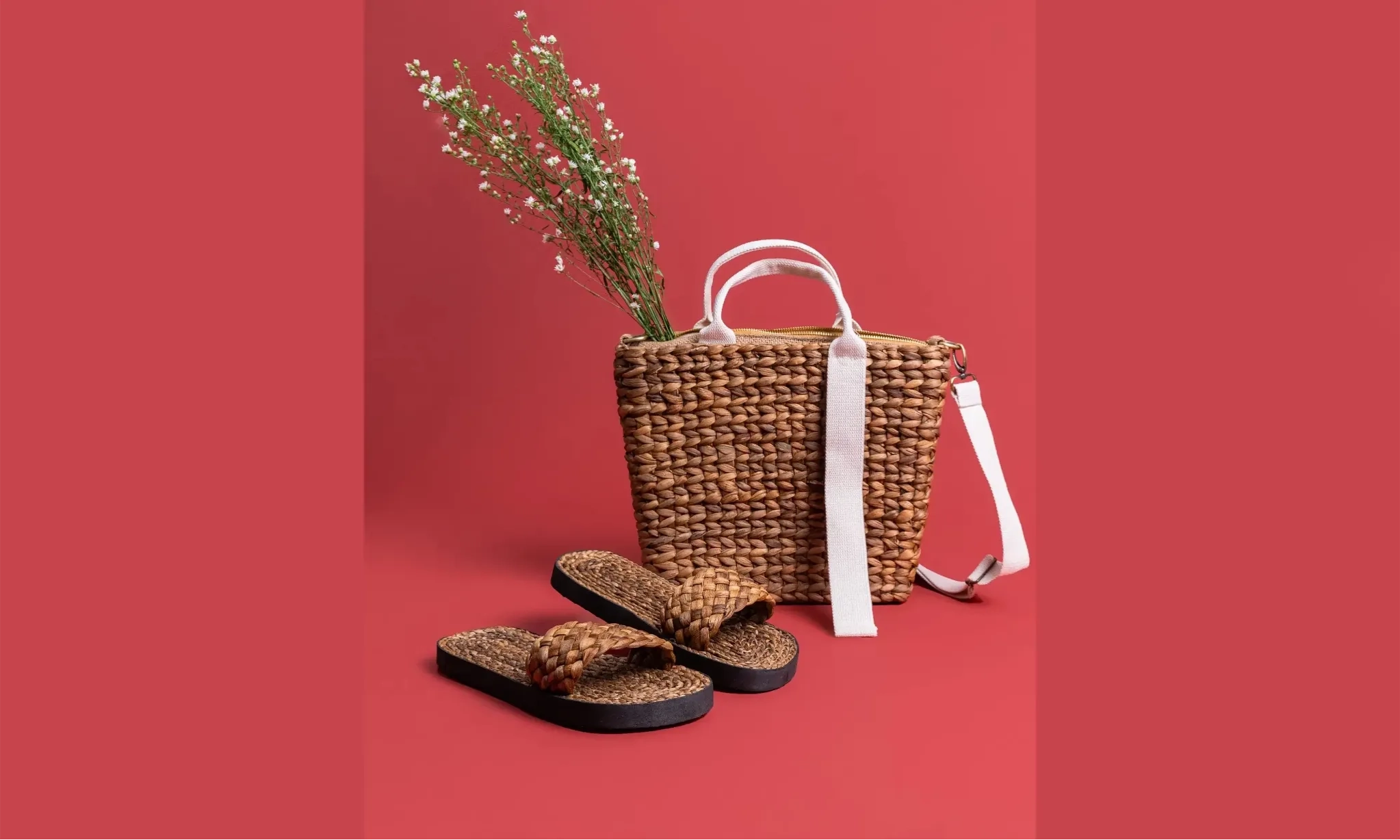 <p id="isPasted">Menyulap Gulma Jadi Kriya Pembawa Laba</p>