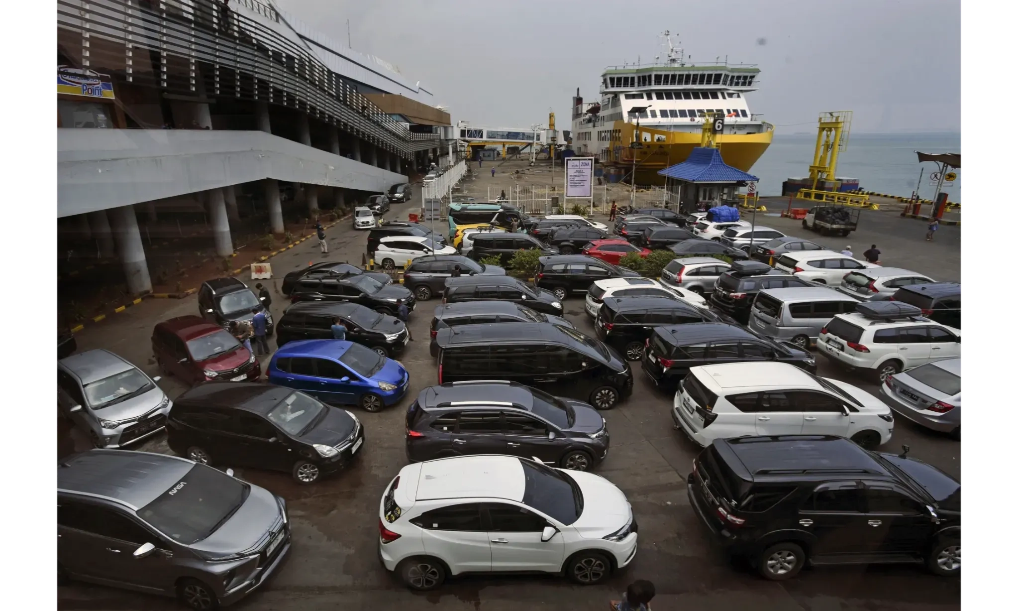 <p>Korlantas Prediksi Arus Balik Mulai Minggu</p>