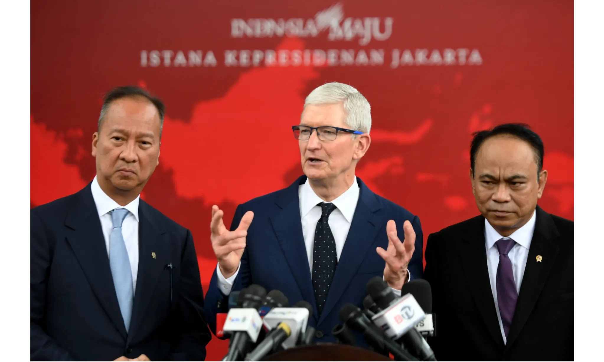 <p>CEO Apple Tim Cook Bertemu Jokowi, Bahas Investasi di Indonesia</p>