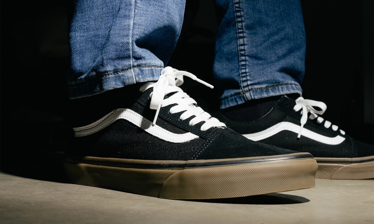 <p>Lima Model Sneakers Ikonik Yang Wajib Masuk Koleksi</p>