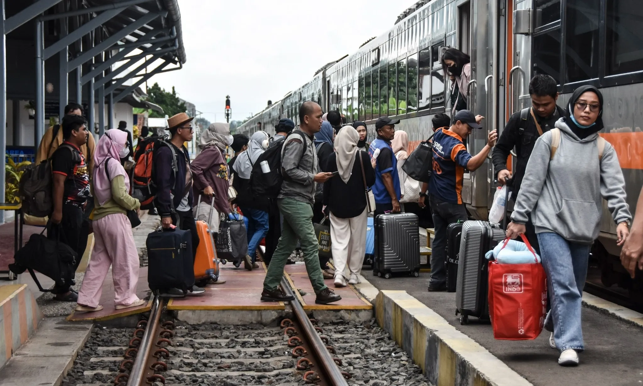 <p>KAI Angkut Lebih Dari 4 Juta Orang Selama Masa Lebaran 2024&nbsp;</p>