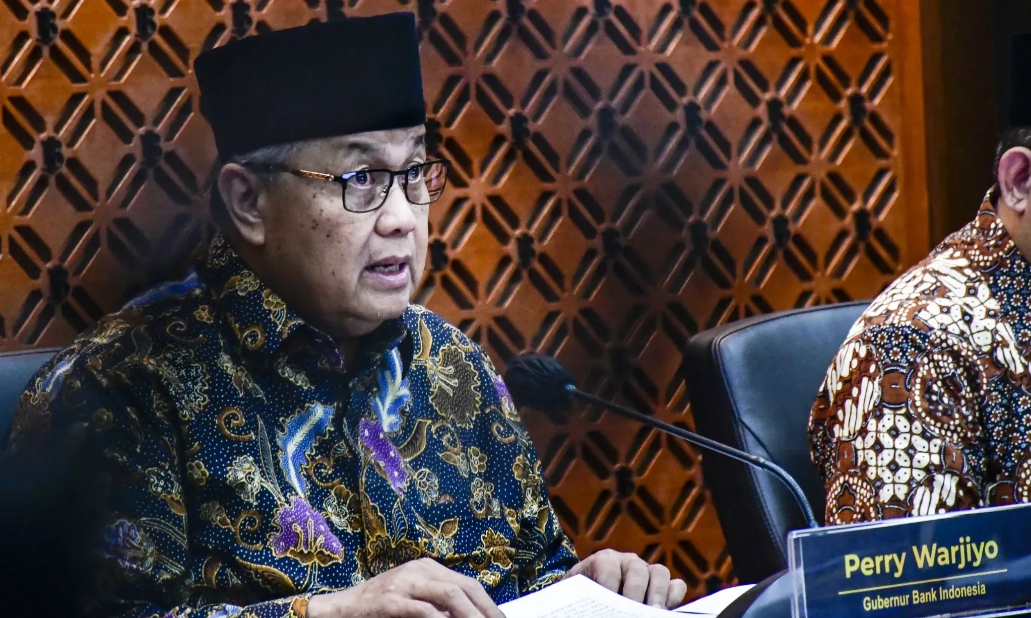 <p id="isPasted">Tok! BI Rate Naik Jadi 6,25% Mulai April 2024</p>