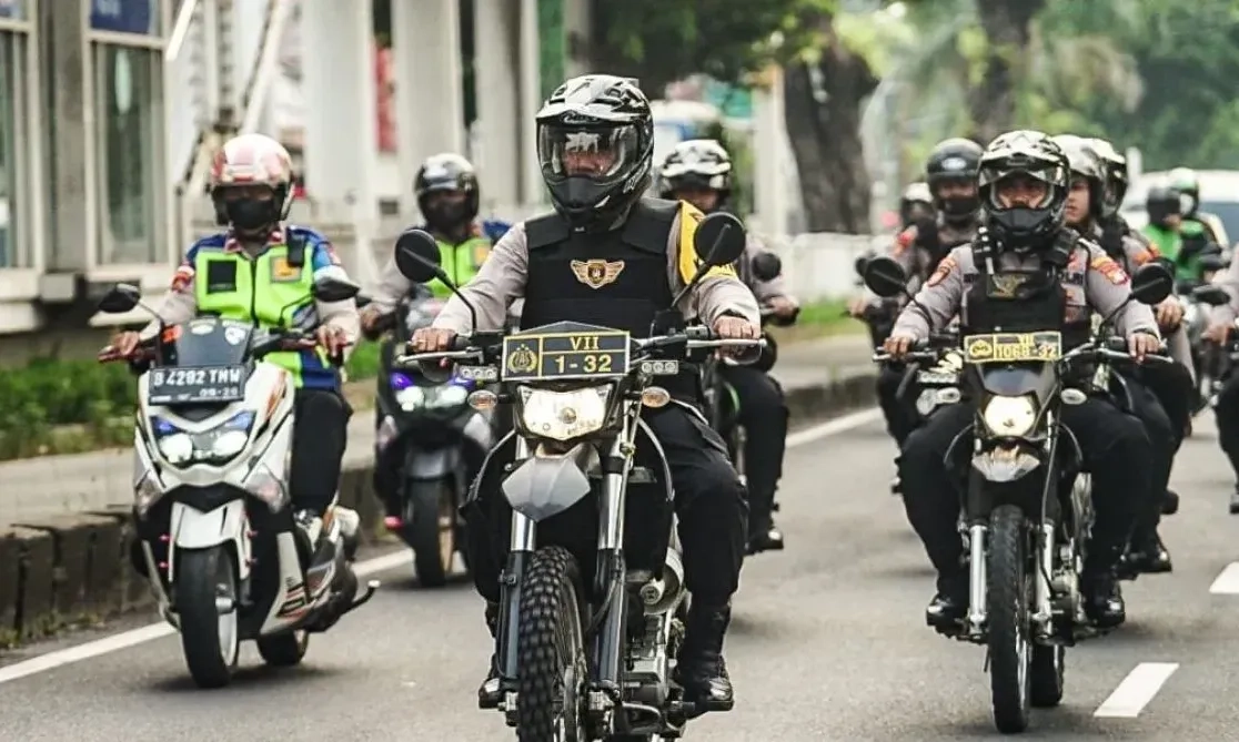 <p>Tekan Kriminalitas, Polres Metro Jaktim Gencarkan Patroli Motor</p>