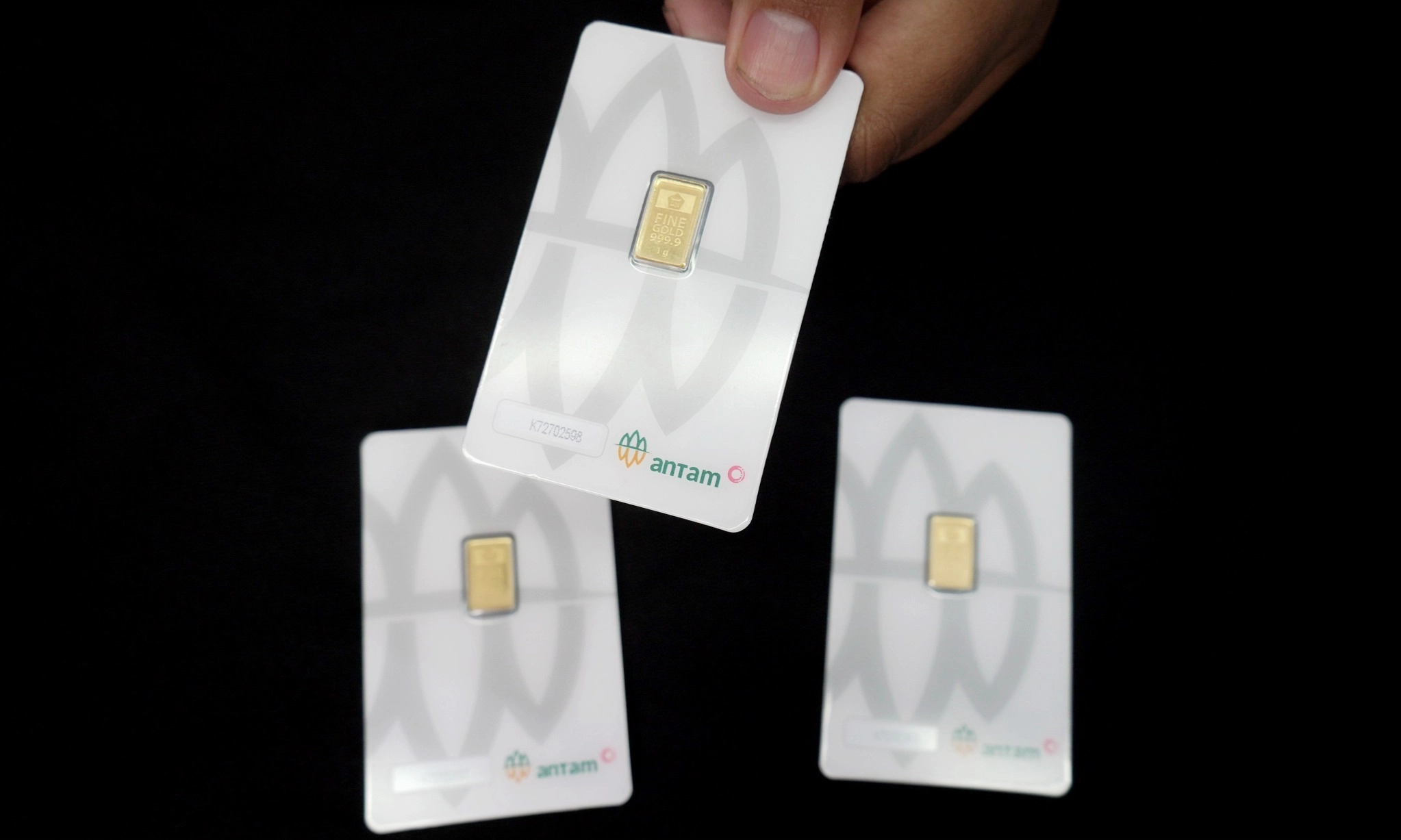 <p id="isPasted">Berbalik Arah, Harga Emas Antam Hari Ini Turun Rp10.000 Per Gram</p>