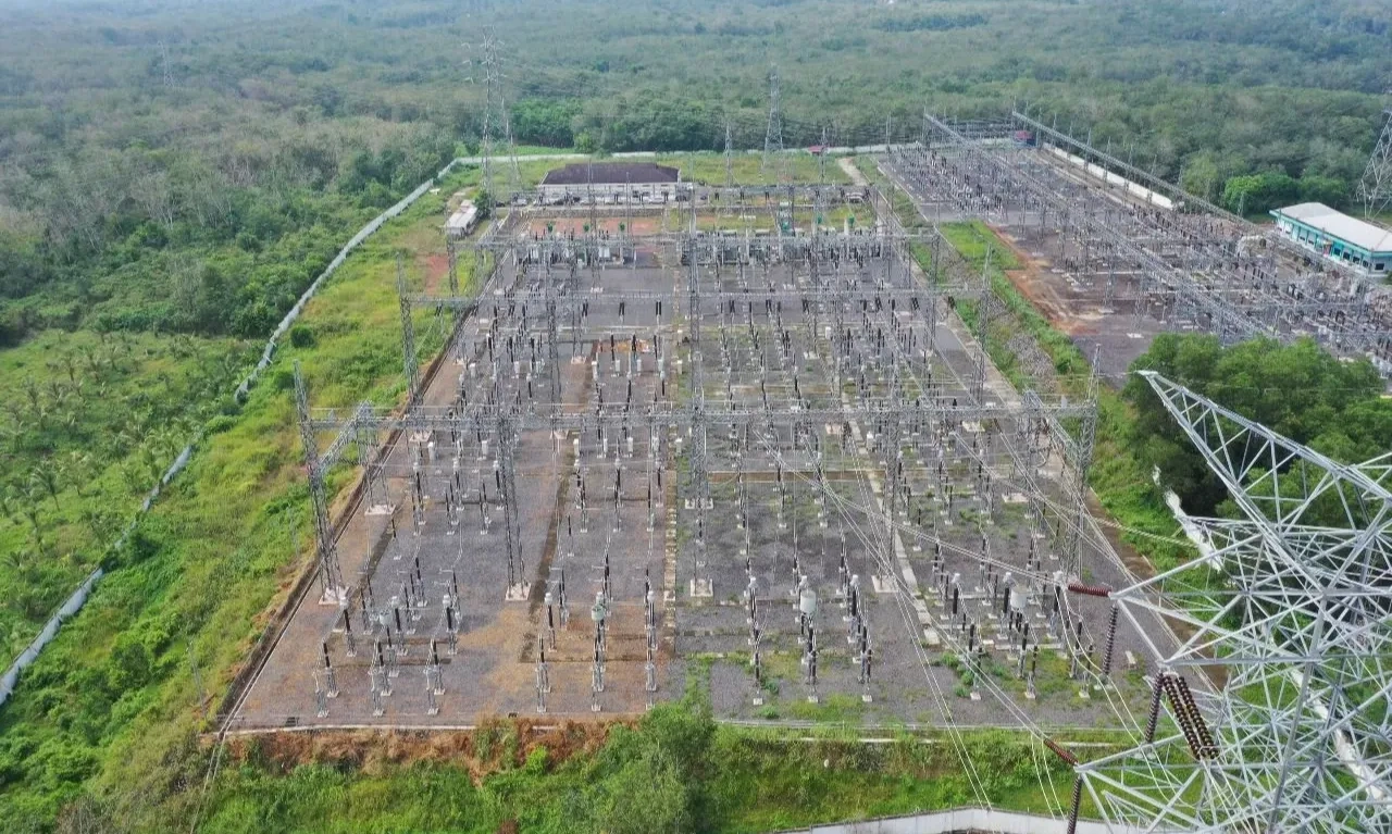 <p>TKDN Capai 90%, SUTET Listrik 275 kV Muara Enim-Gumawang Resmi Beroperasi</p>