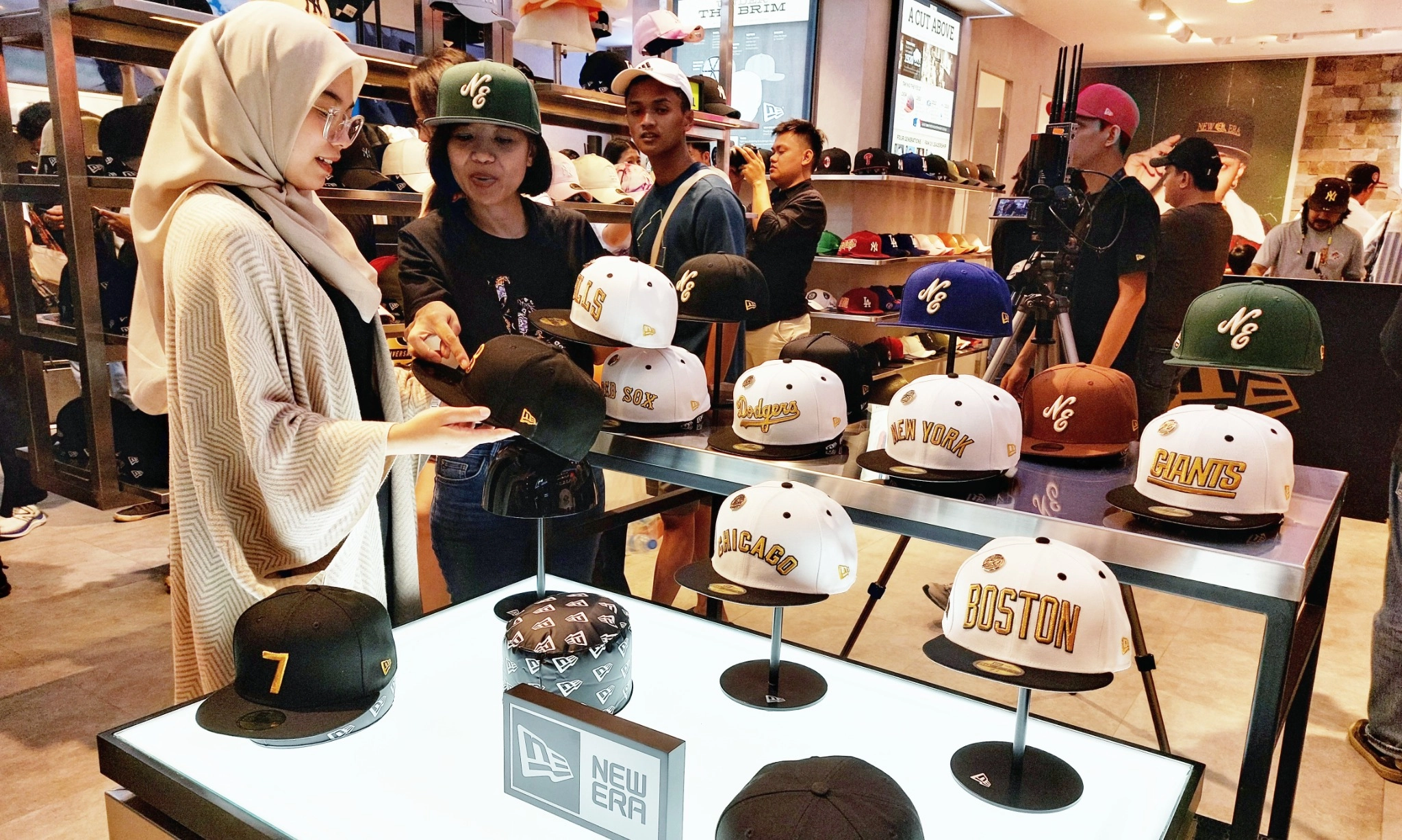 <p>New Era Hadirkan Topi Ikonik Tujuh Dekade 59FIFTY </p>