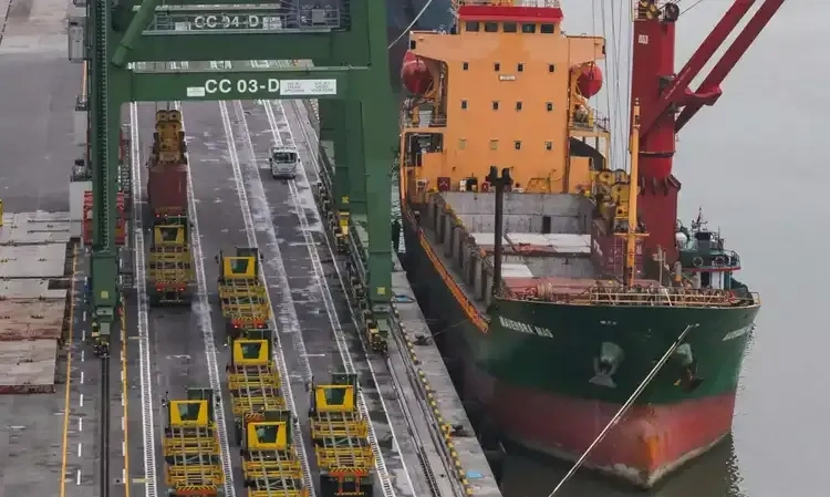 <p>4 Tahun Terakhir, Indonesia Sukses Kumpulkan Surplus Dagang US$157,21 M</p>