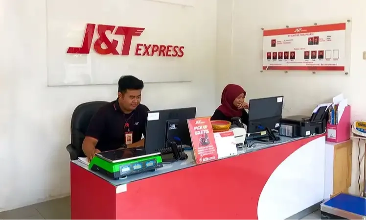 <p id="isPasted">Isu Monopoli Logistik di <em>E-commerce</em>, Ini Tanggapan J&amp;T Express</p>