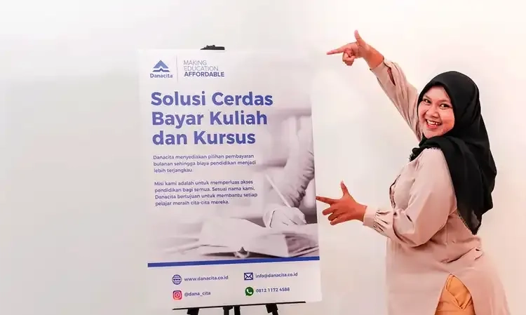 <p id="isPasted">Pinjaman <em>Online</em> Untuk Bayar UKT Rentan Jadi Kredit Macet</p>