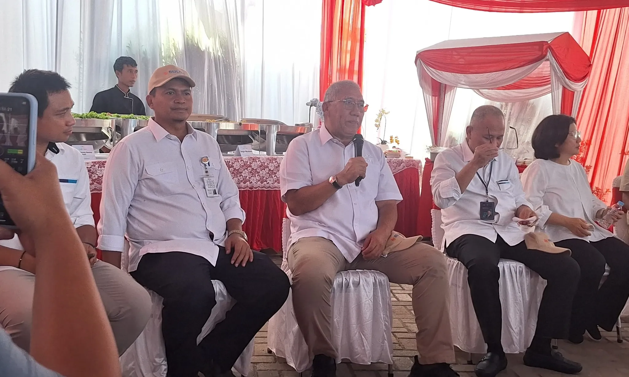 <p>Bulog Pesimis HET Beras Turun, Ini Alasannya</p>