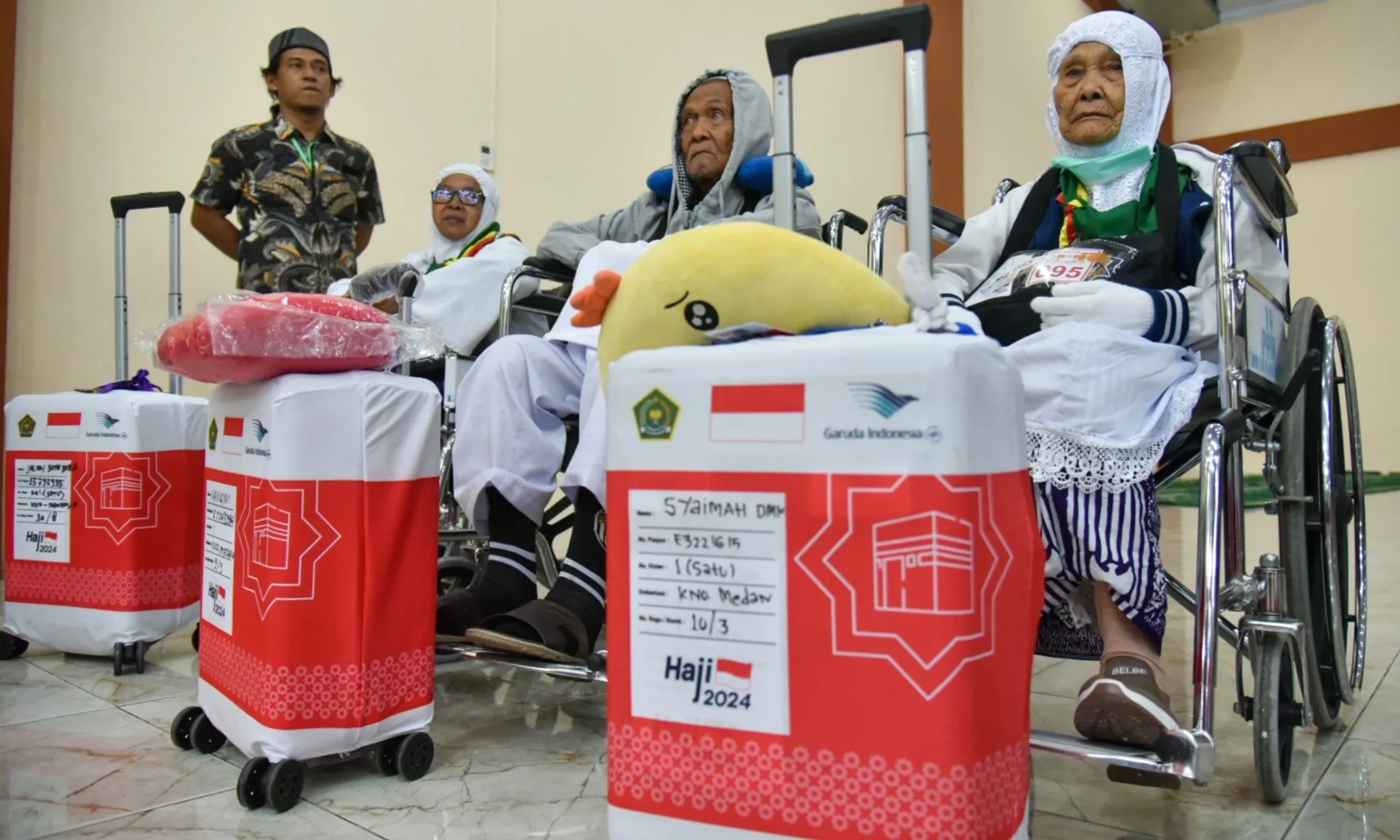 <p>Jemaah Haji Konsumsi Oralit Hindari Dehidrasi&nbsp;</p>