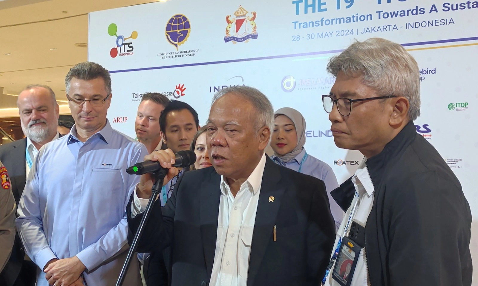 <p id="isPasted">Wajib Iuran Tapera, Menteri PUPR: Bukan Dipotong Lalu Hilang</p>