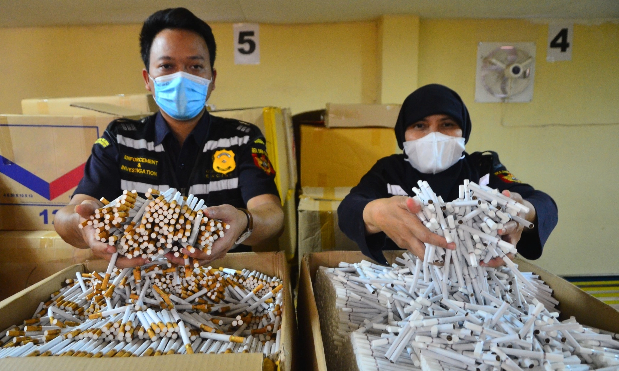 <p id="isPasted">Rokok Ilegal Merajalela Ancam Pendapatan Negara</p>