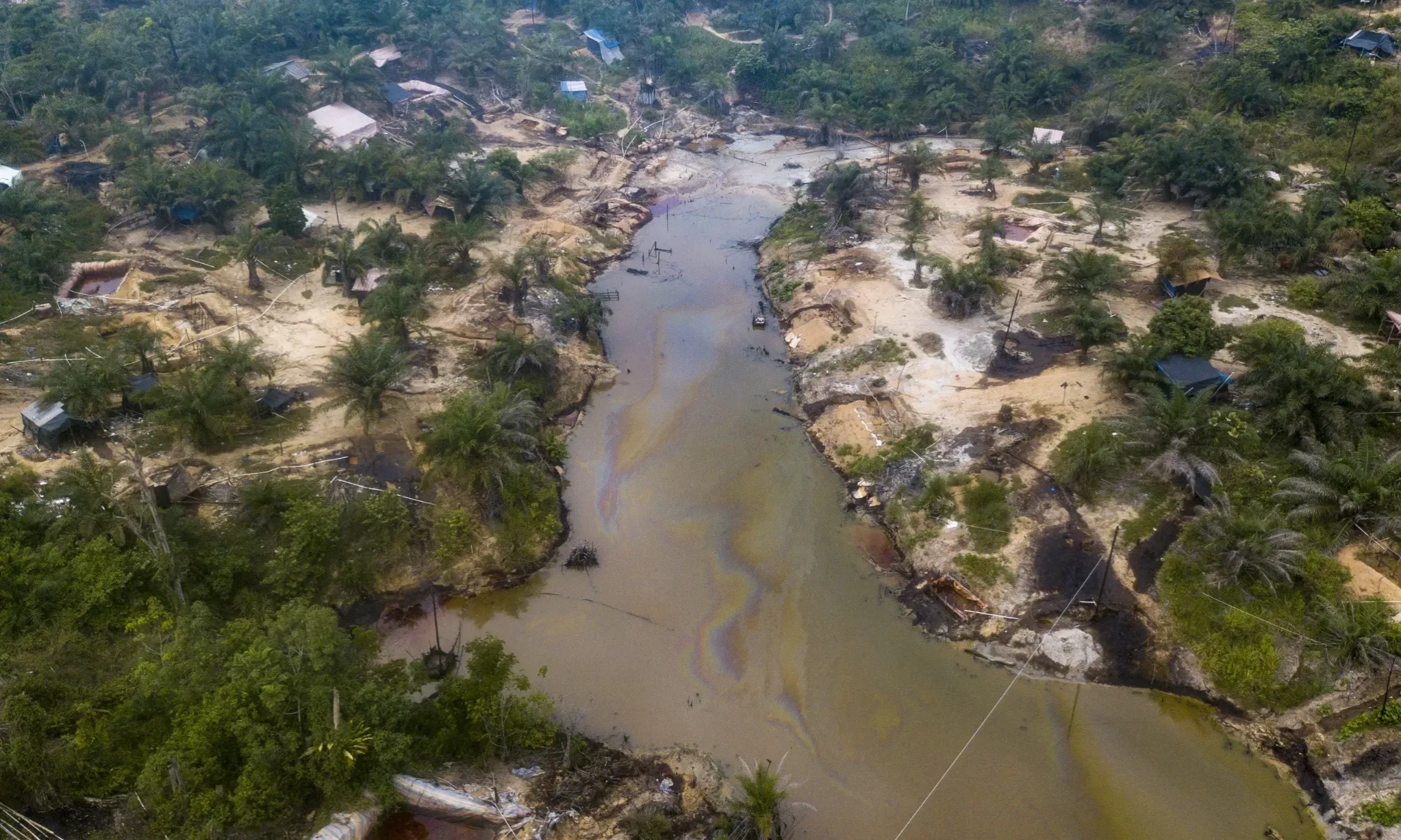 <p>Izinkan Ormas Keagamaan Kelola Tambang, Pemerintah Langgar UU Minerba</p>