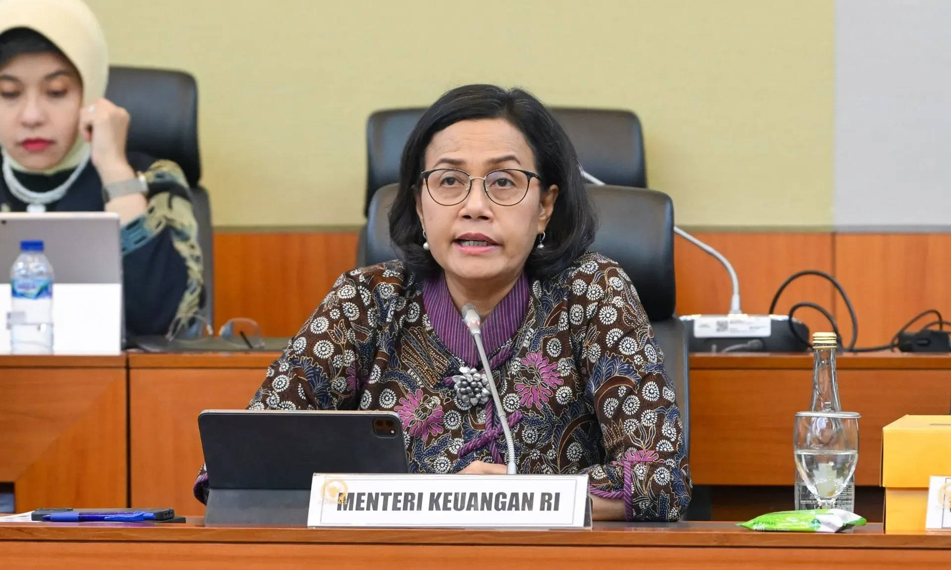 <p>Jatuh Tempo Utang Di 2025 Sentuh Rp800 T, Begini Alasan Sri Mulyani </p>