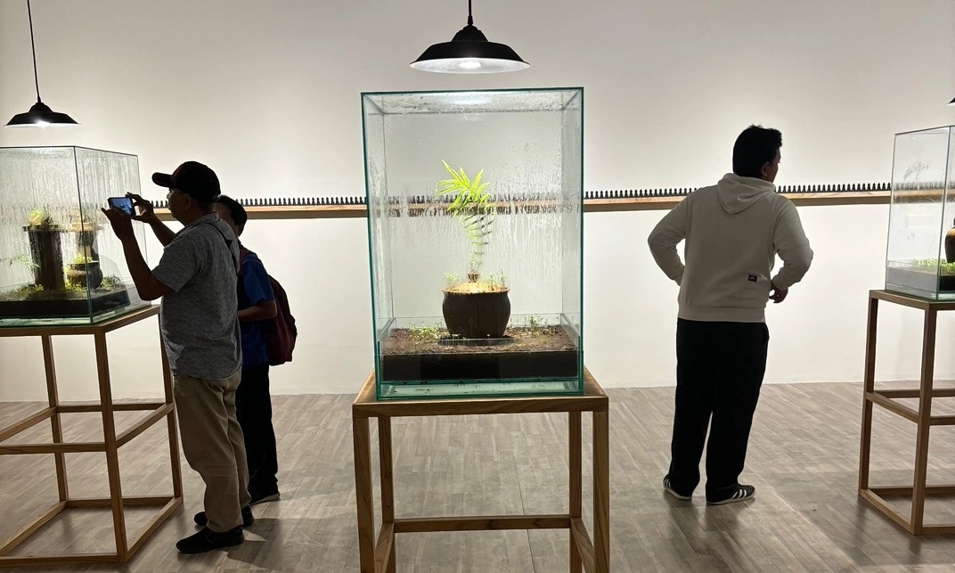 <p>Refleksi Kesementaraan Albert Yonathan Setyawan Dalam Medium Tanah Liat</p>