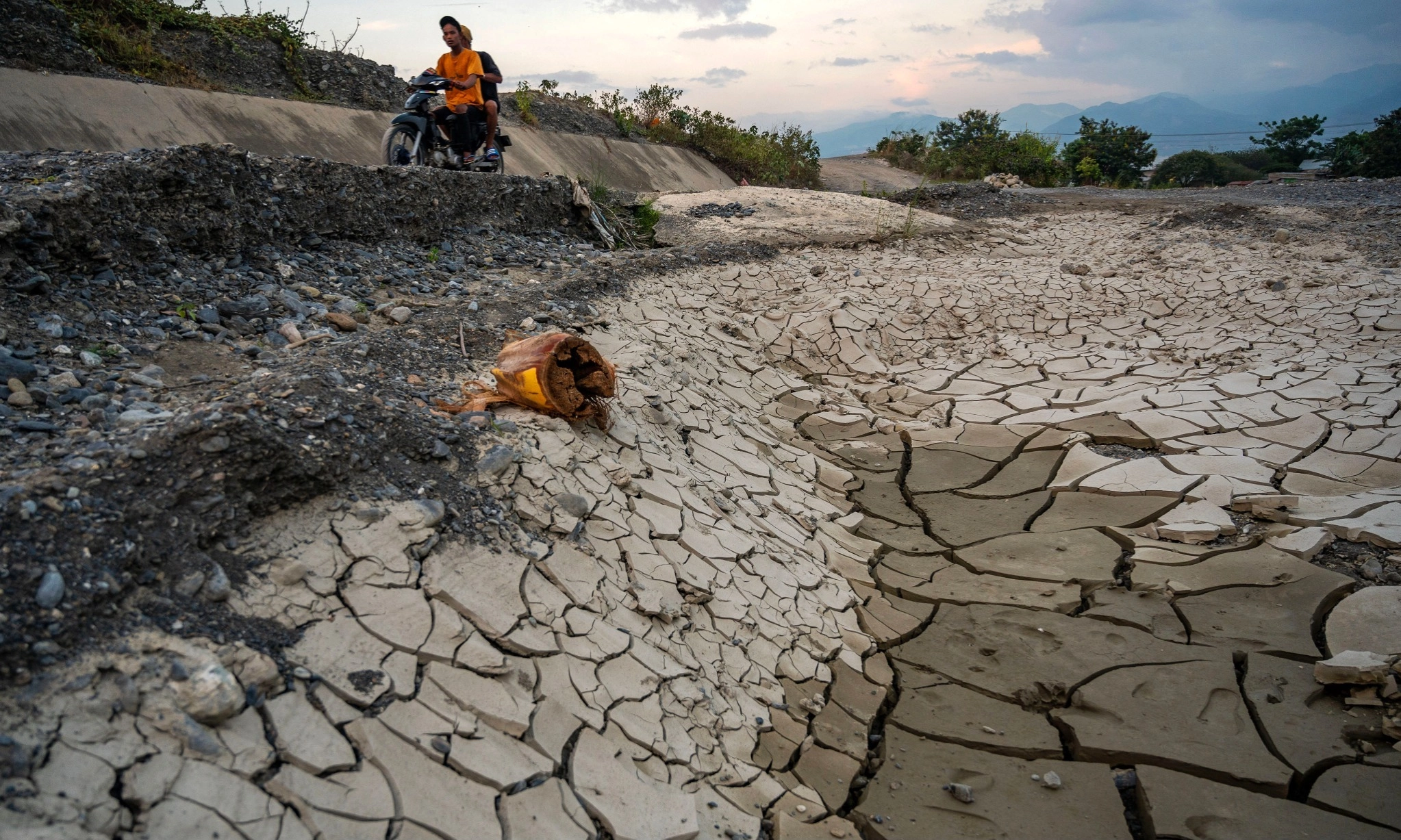 <p id="isPasted">Kiara Nilai Ormas Keagamaan Mesti Bebas Dari Pertambangan</p>